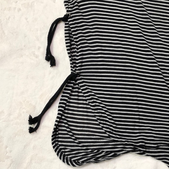 Short Sleeve Top - Picture 4 of 4